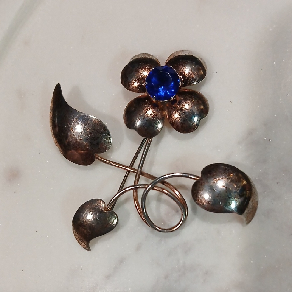 🌿✨ Vintage Sterling by Jordan Blue Stone Sterling Silver Floral Brooch